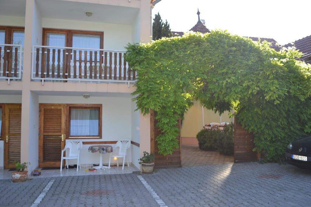 Guest House Silatti - Apartments Keszthely Bilik gambar